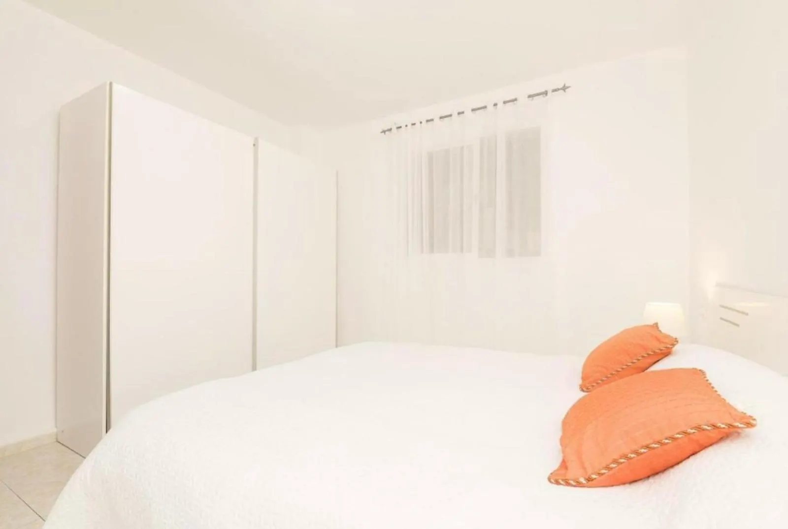 Villa Lola Cádiz 0*,  España